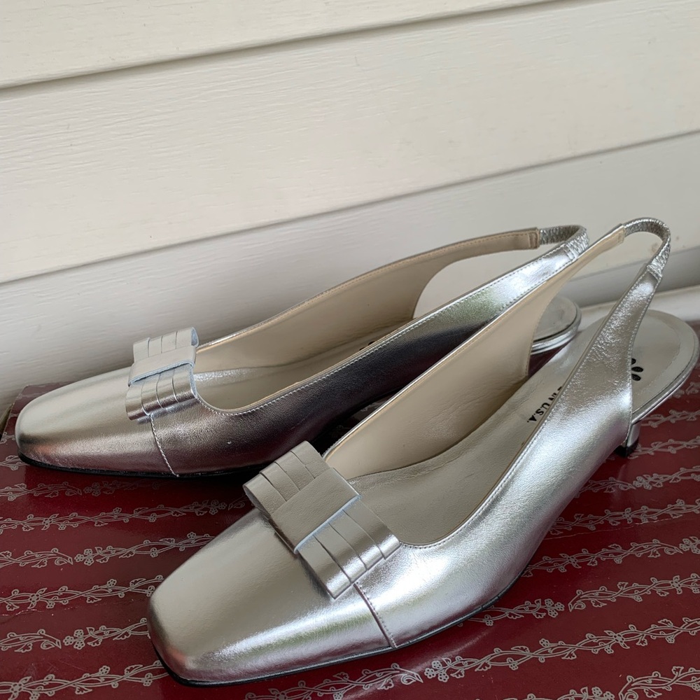 Elegant Silver Slingback Women's Shoes